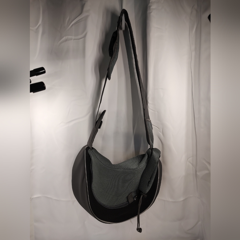 YUDODO Pet Sling Carrier Breathable Mesh Travel Safe  Black/gray Very Nice!
